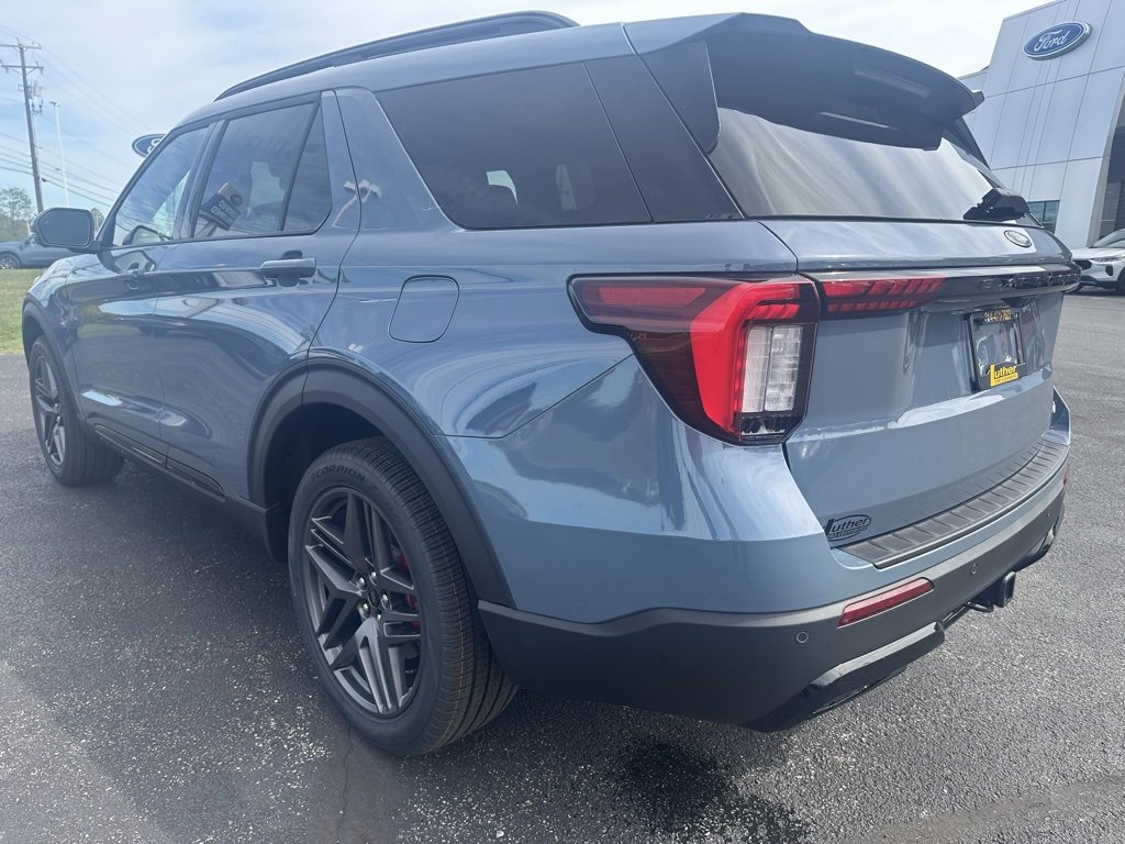 New 2025 Ford Explorer ST-Line image 3