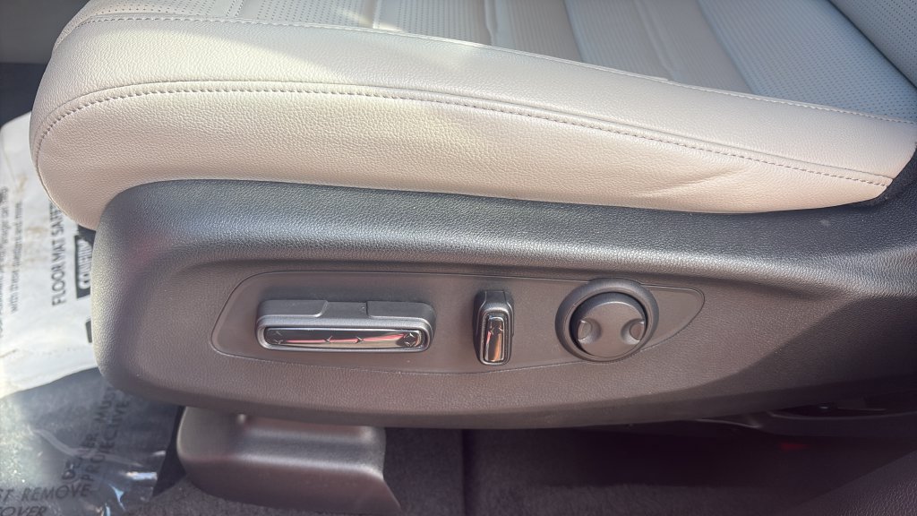 Used 2025 Honda CR-V EX-L image 16