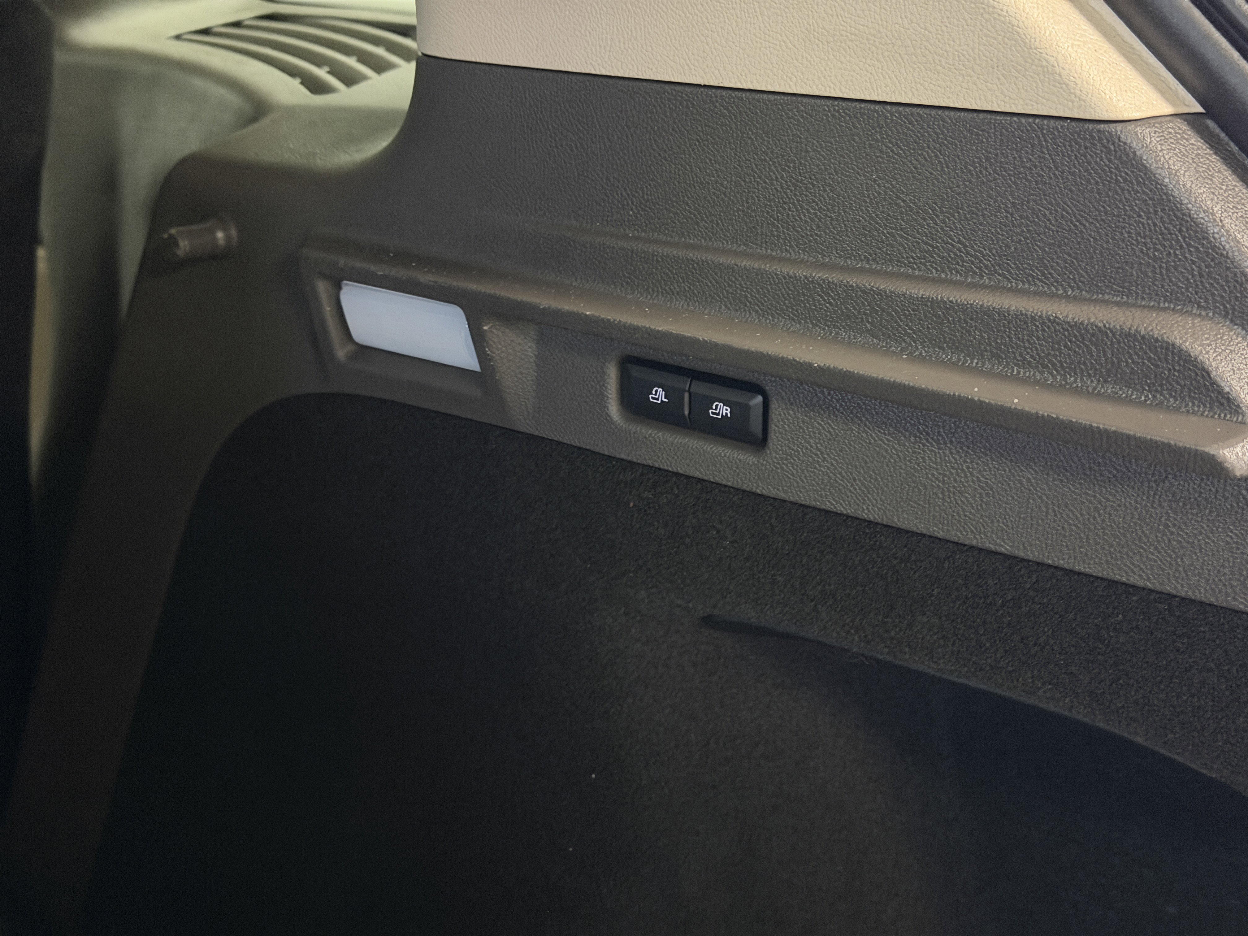 Used 2023 Lincoln Corsair Reserve w/ Equipment Group 201A image 24