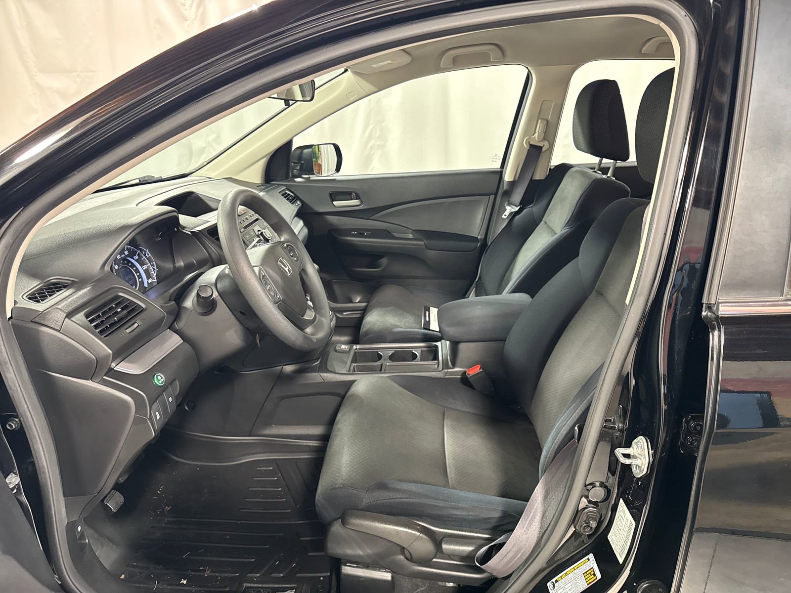 Used 2015 Honda CR-V LX image 3