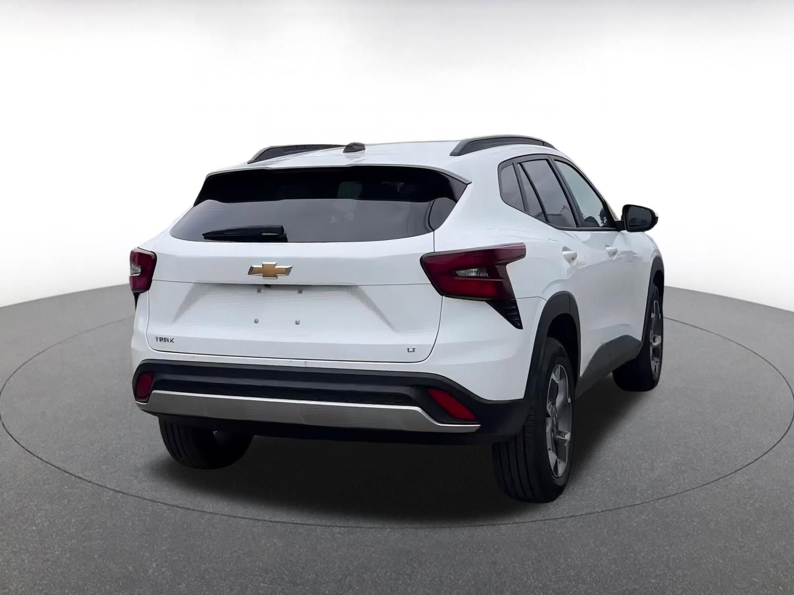 Used 2025 Chevrolet Trax LT image 14