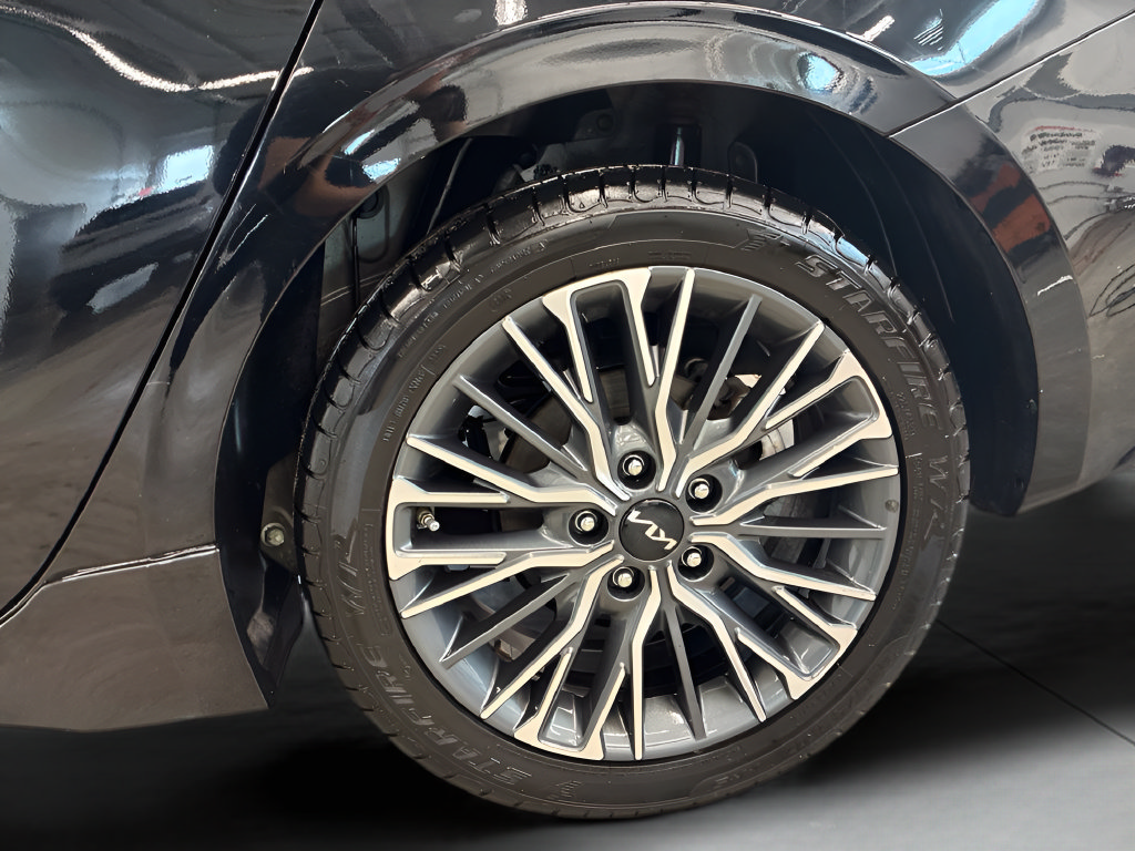 Certified 2023 Kia Forte GT-Line FWD image 15
