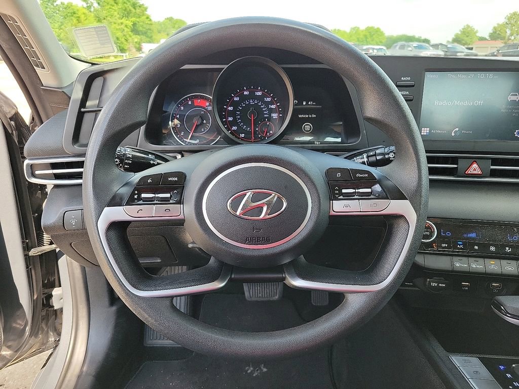 Used 2023 Hyundai Elantra SEL image 19