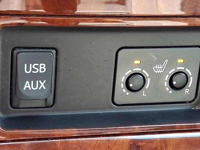 Used 2012 Toyota Highlander Limited w/ Tow Pkg image 27