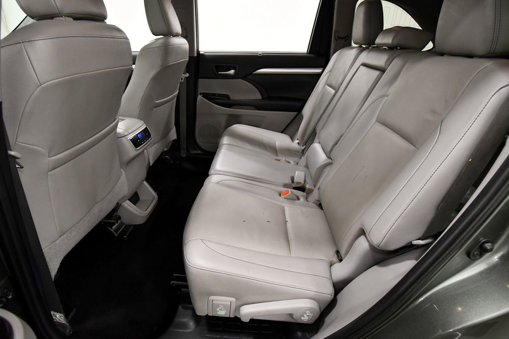Used 2019 Toyota Highlander XLE w/ Protection Package #3 AWD/4WD image 15