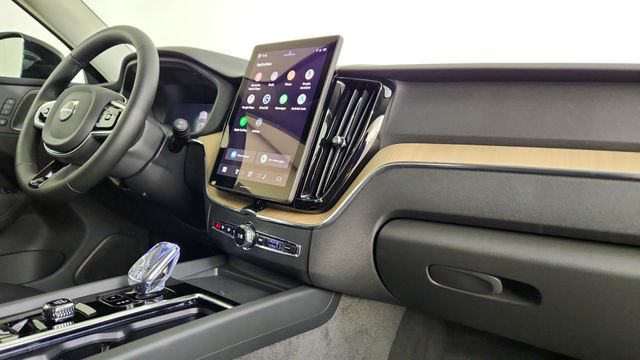 New 2026 Volvo XC60 B5 Plus w/ Protection Package Premier AWD/4WD image 34