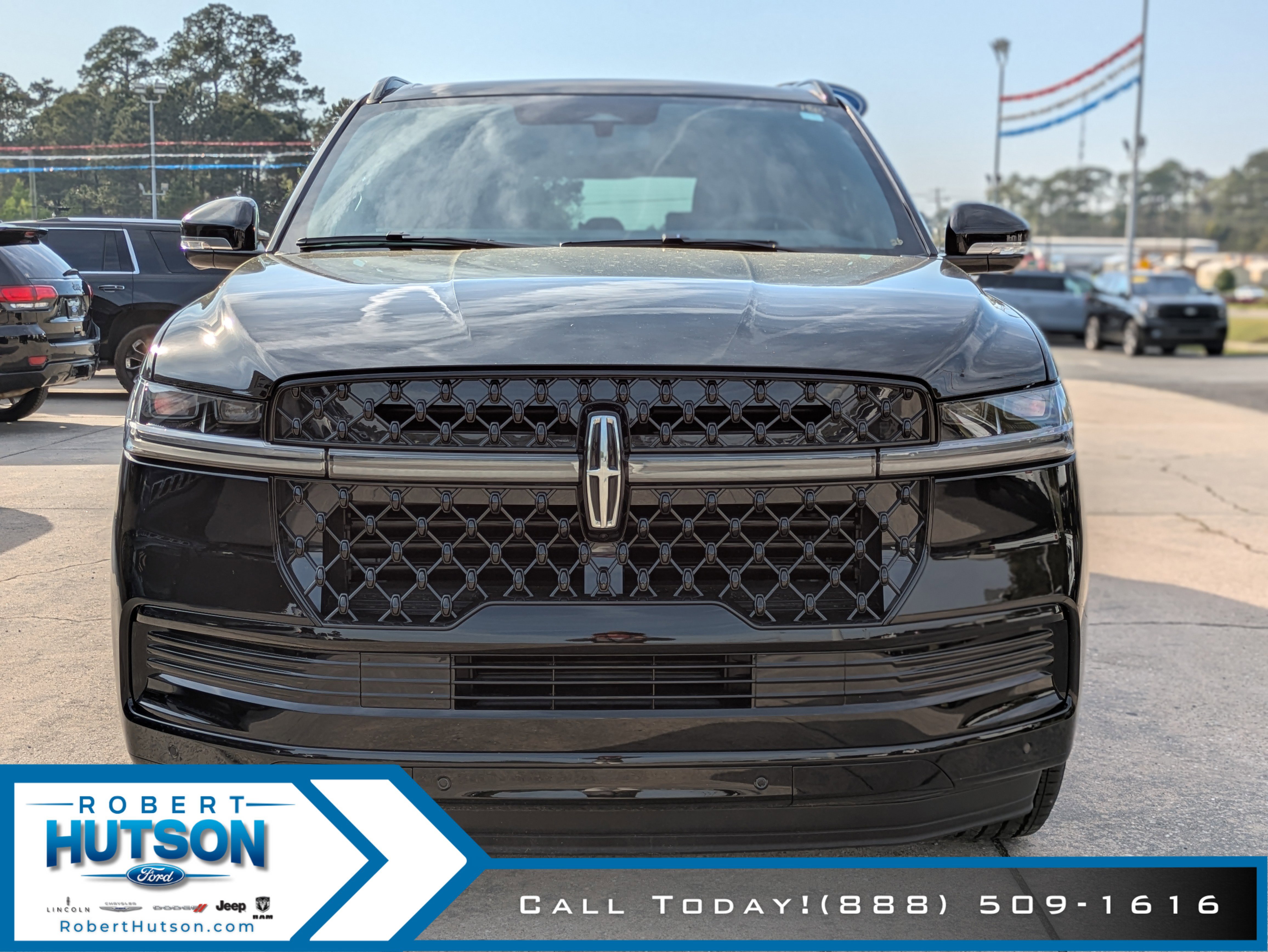 New 2026 Lincoln Navigator L Reserve w/ Jet Appearance Package AWD/4WD image 3