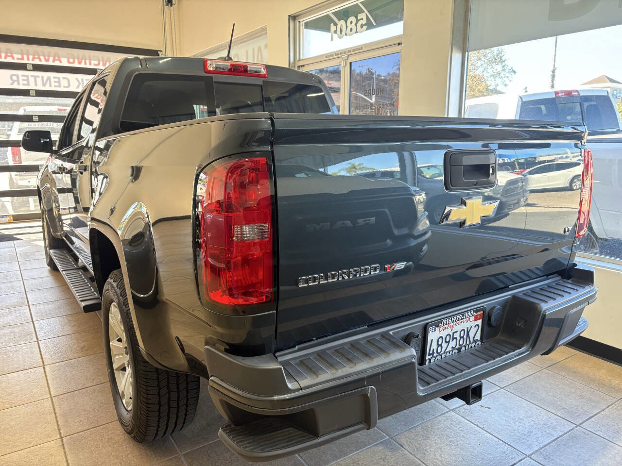 Used 2018 Chevrolet Colorado LT w/ LT Convenience Package image 3