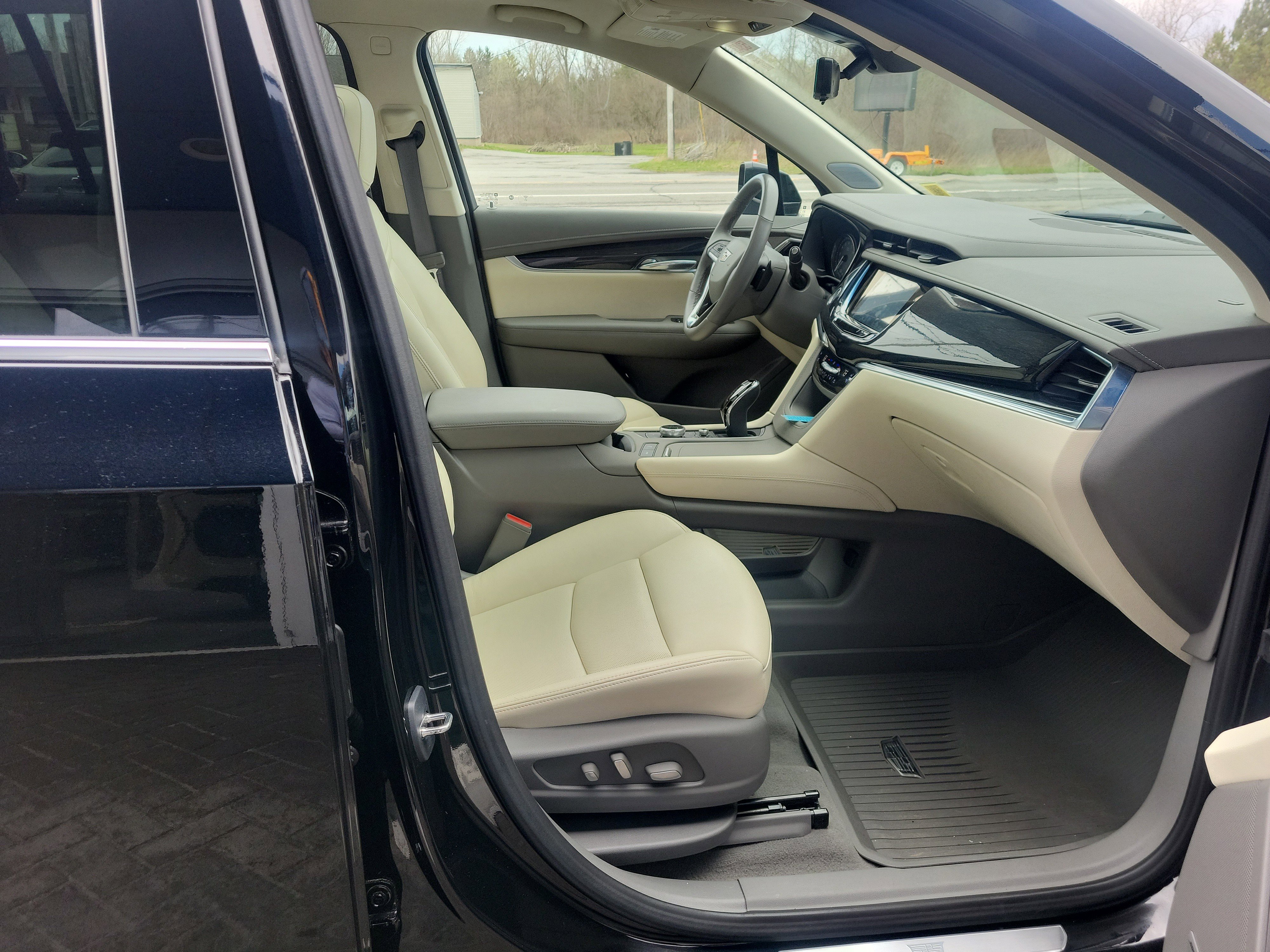 Certified 2023 Cadillac XT6 Premium Luxury w/ Technology Package image 19