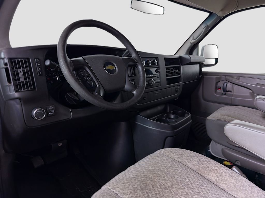 Used 2011 Chevrolet Express 1500 LT w/ LT Preferred Equipment Group AWD/4WD image 10