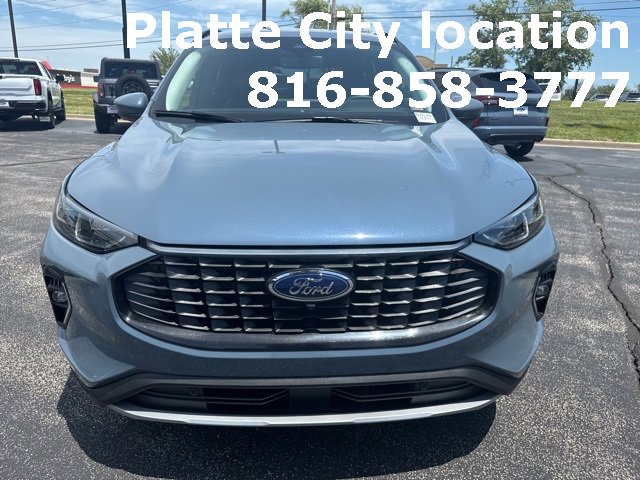 Used 2023 Ford Escape Platinum image 8