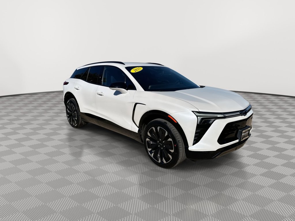 Certified 2025 Chevrolet Blazer EV RS AWD/4WD image 2