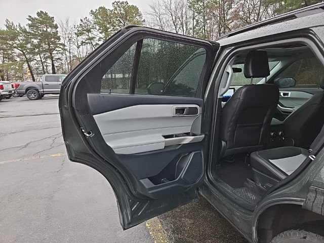Used 2023 Ford Explorer XLT w/ Equipment Group 202A AWD/4WD image 47