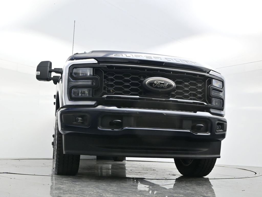 Used 2025 Ford F350 XLT w/ Black Appearance Package image 42