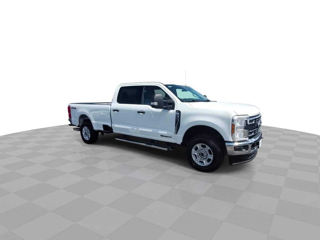 Used 2025 Ford F250 XLT AWD/4WD image 2