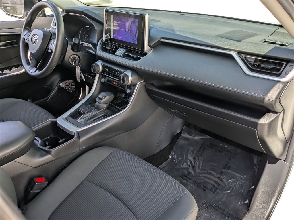 Used 2024 Toyota RAV4 LE image 29