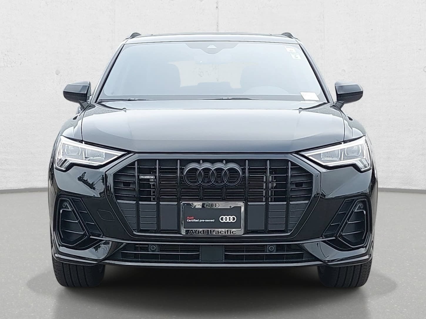 Certified 2025 Audi Q3 2.0T Premium w/ Convenience Package AWD/4WD image 2