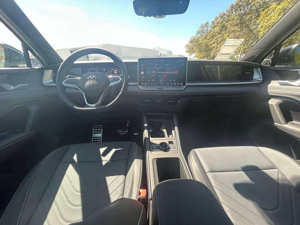 New 2026 Volkswagen Tiguan SE R-Line FWD image 10