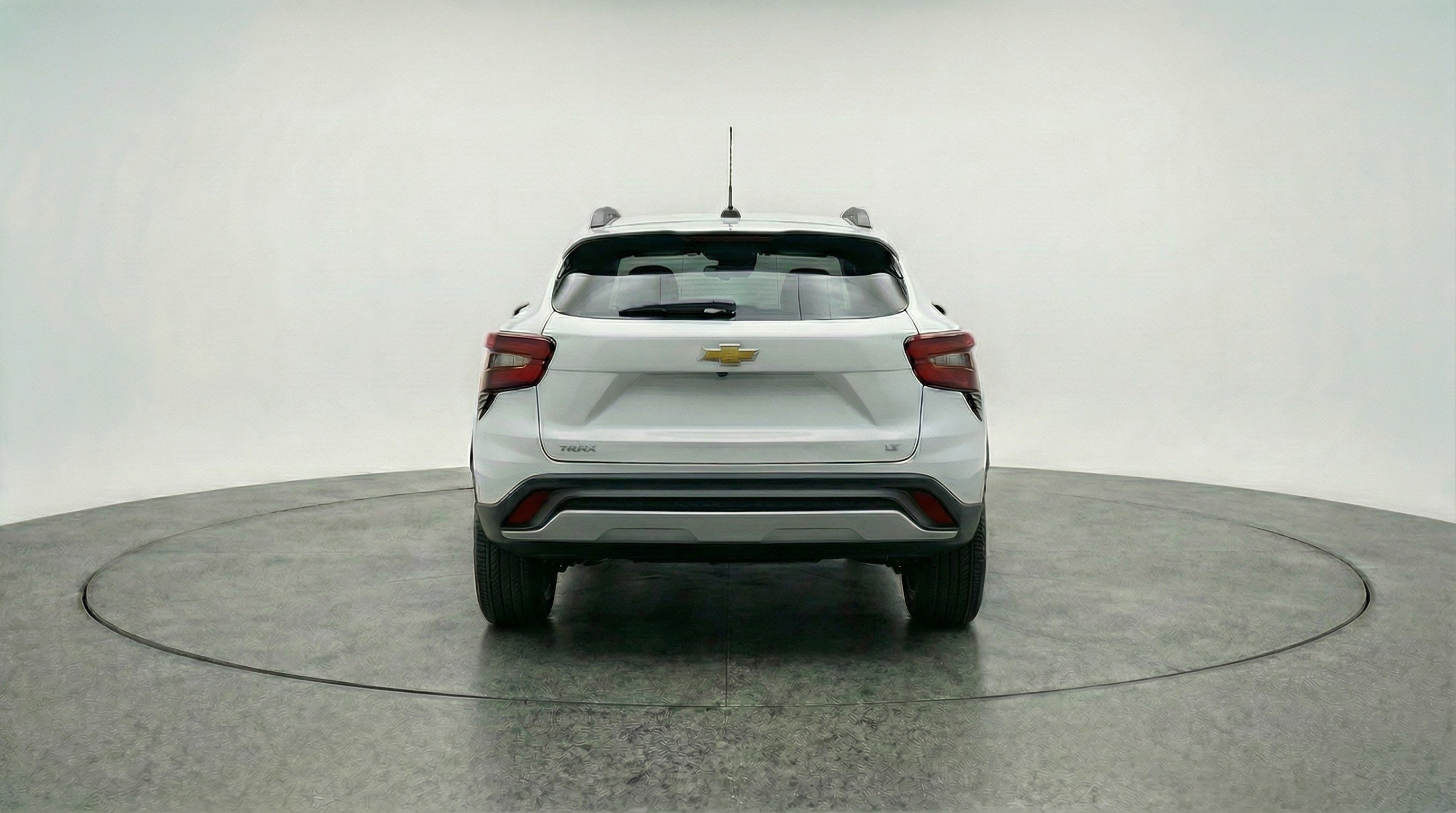 Used 2025 Chevrolet Trax LT FWD image 7