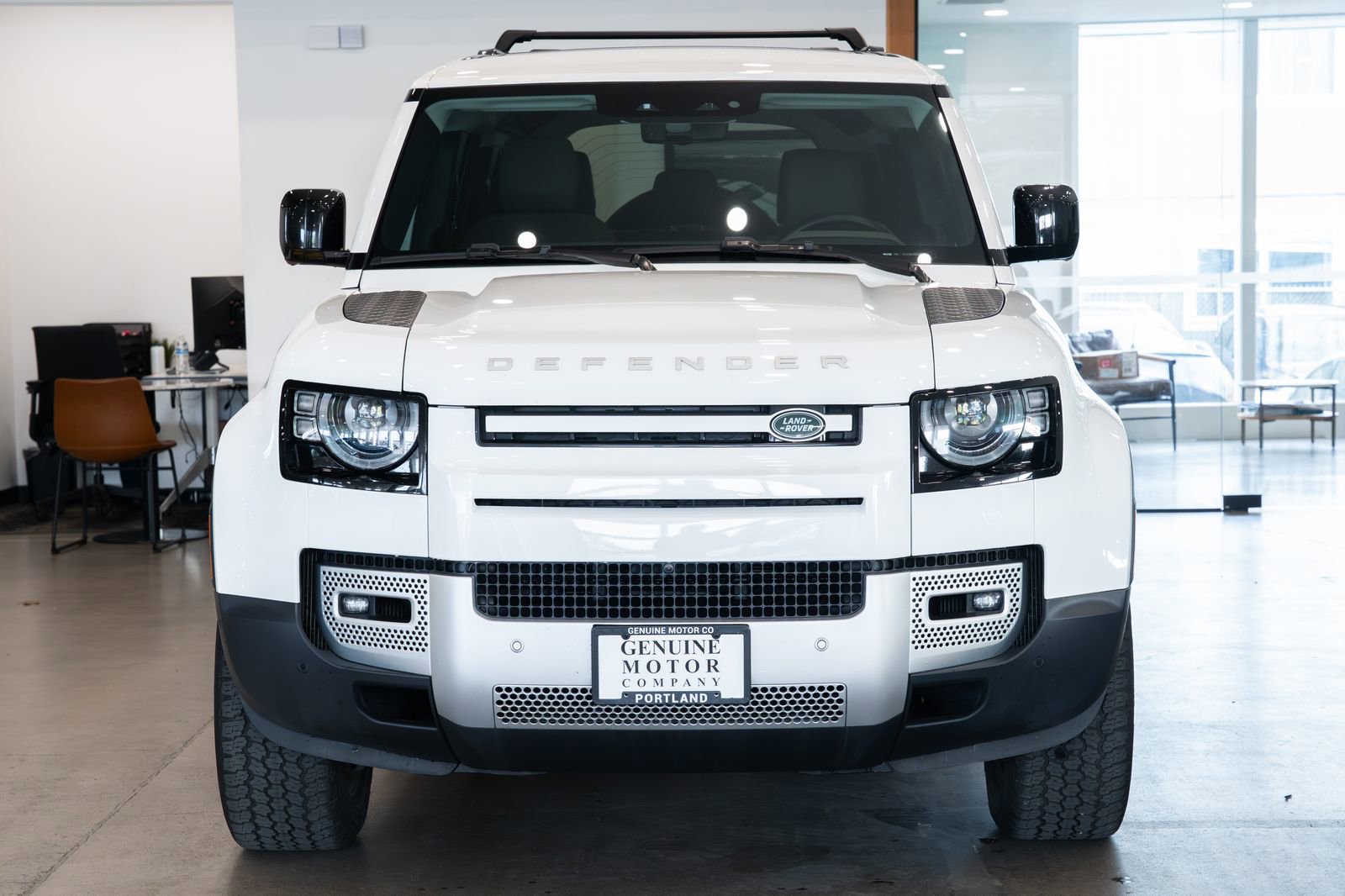 Used 2021 Land Rover Defender 110 SE image 2