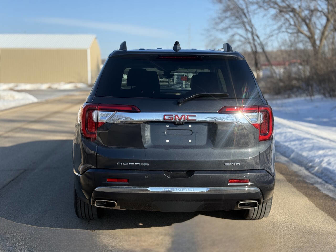 Used 2023 GMC Acadia Denali w/ Denali Ultimate Package AWD/4WD image 7