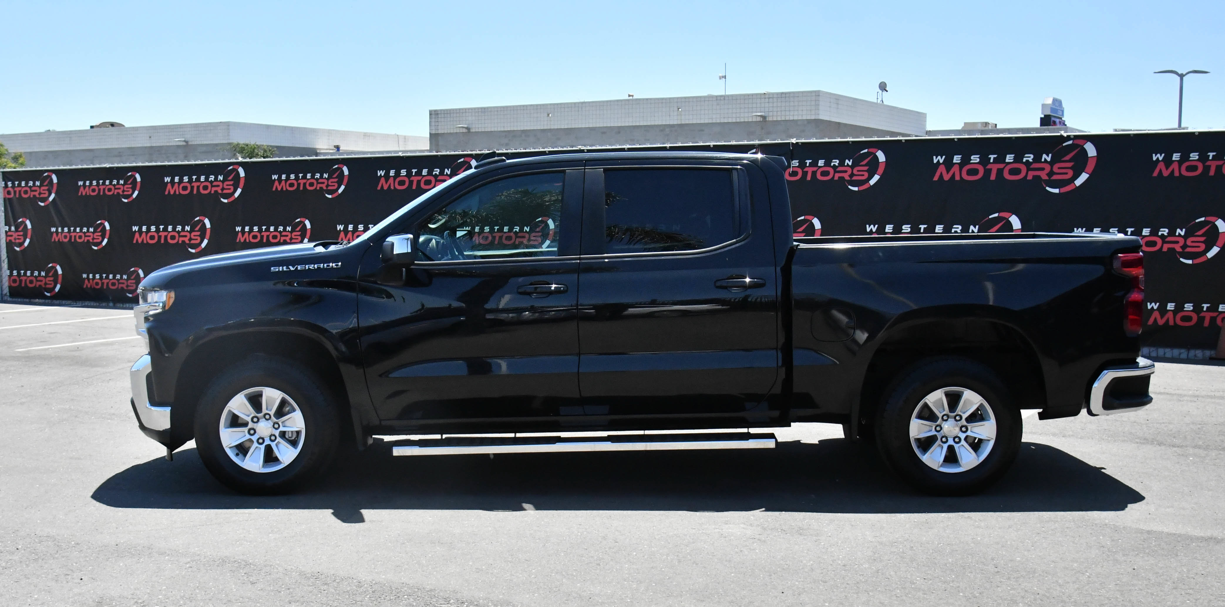 Used 2022 Chevrolet Silverado 1500 LT RWD image 4