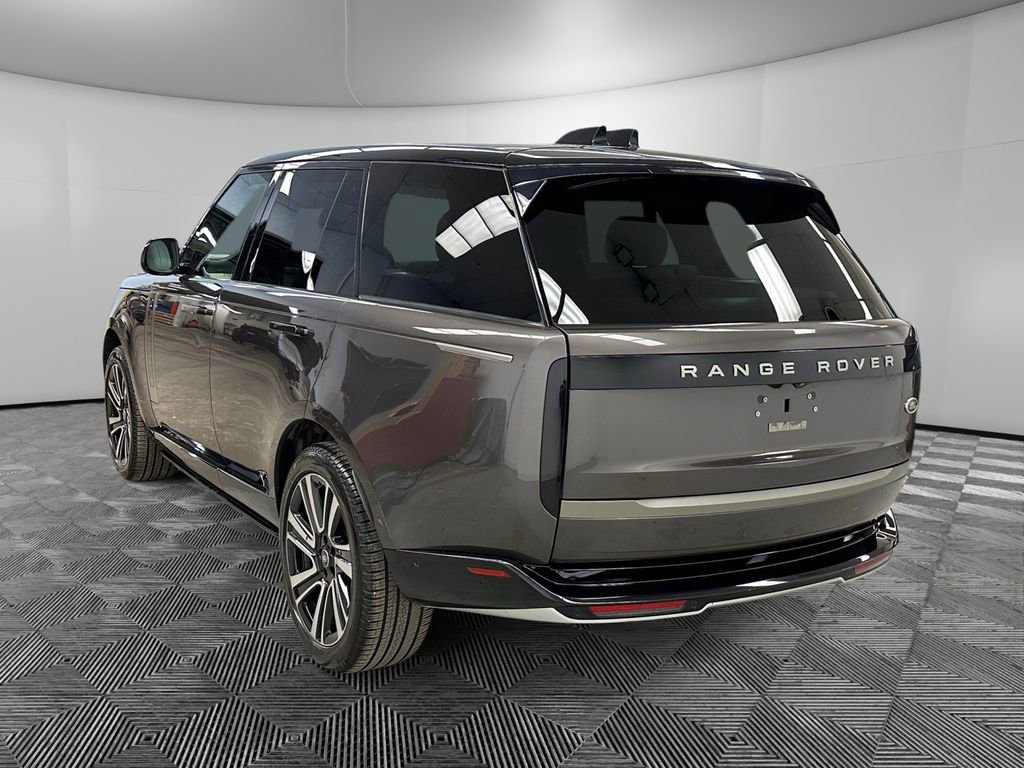 Used 2023 Land Rover Range Rover SE image 3