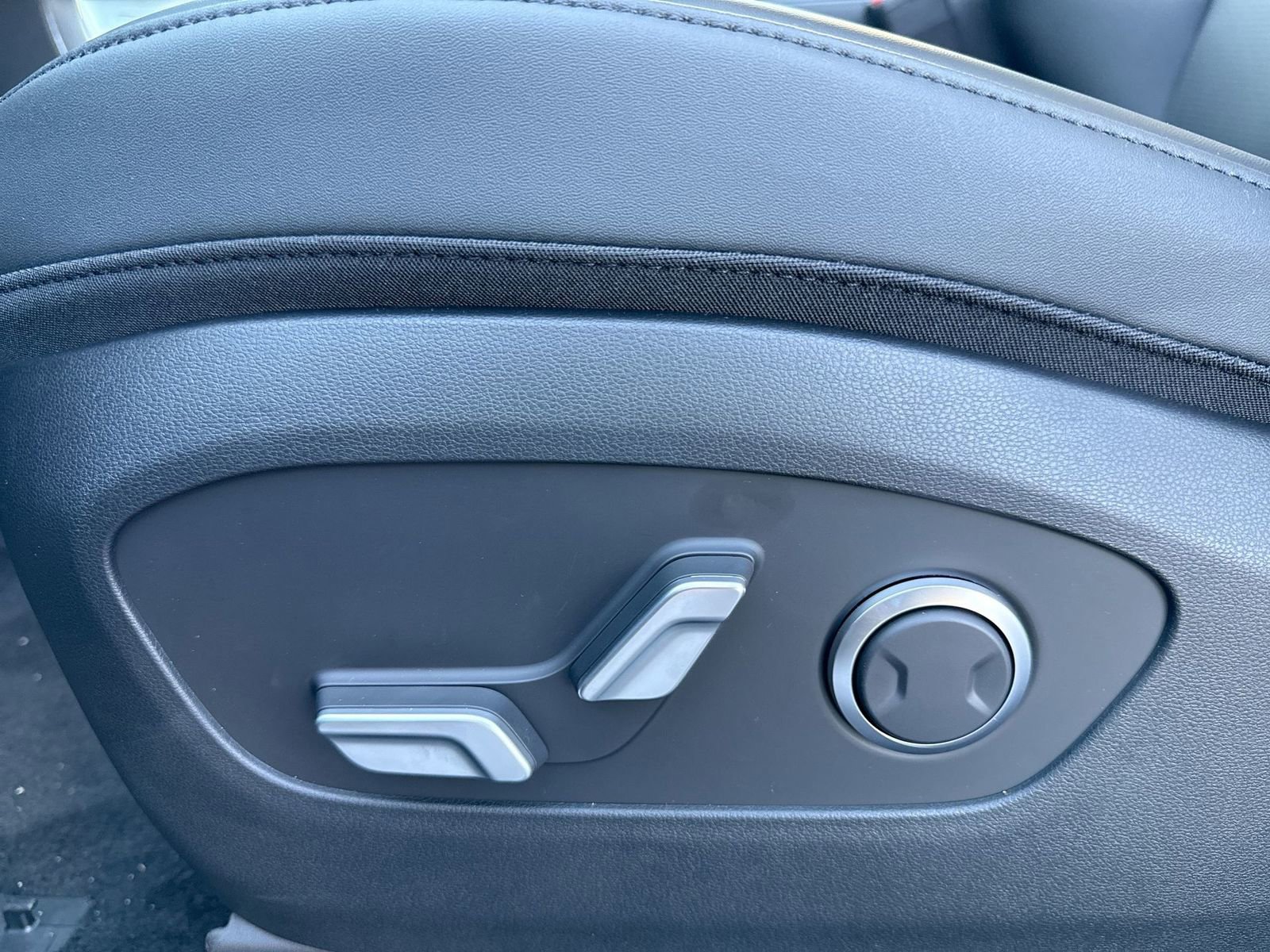 New 2026 Hyundai Ioniq 9 SEL image 13