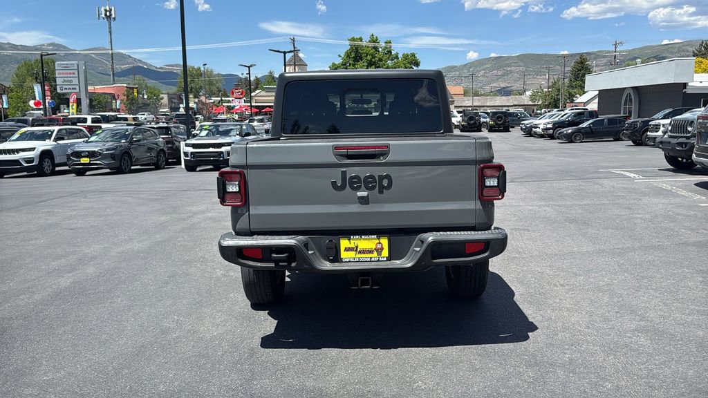 Used 2021 Jeep Gladiator Sport AWD/4WD image 6