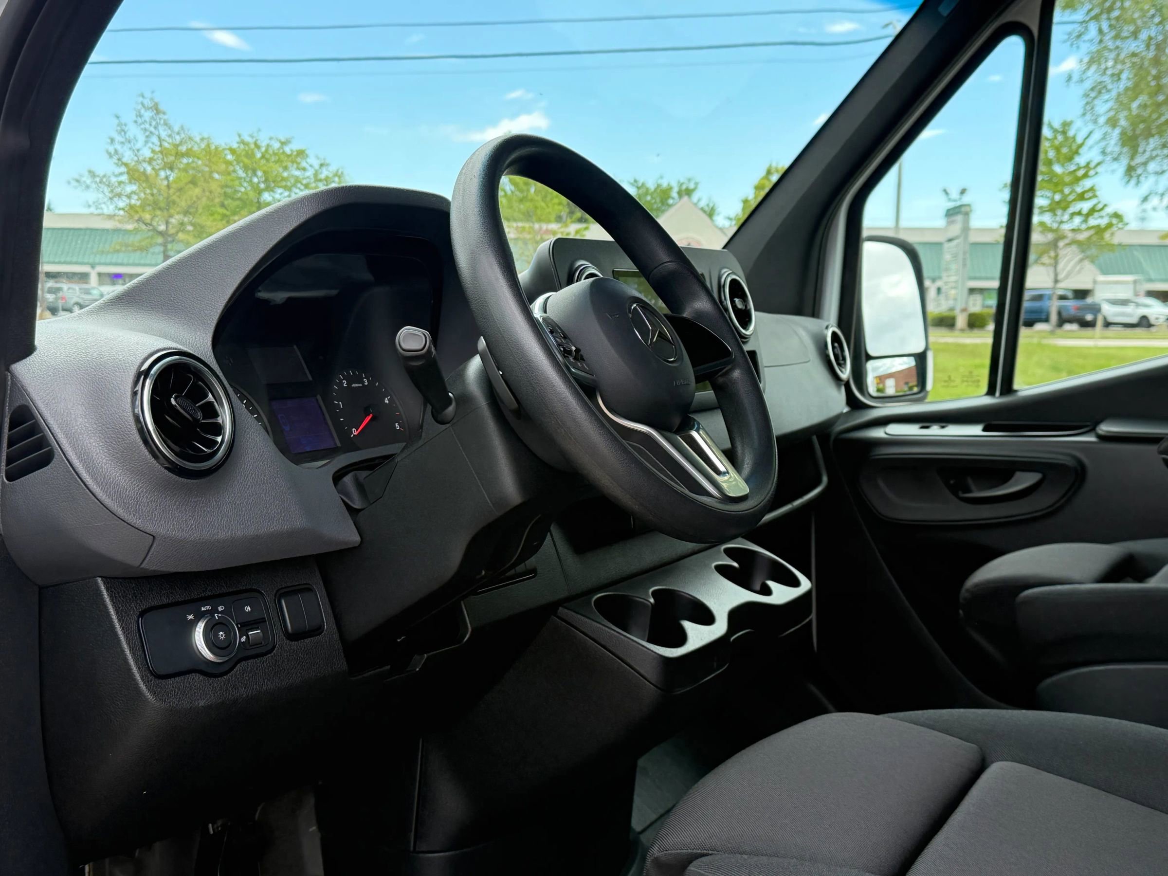 Used 2021 Mercedes-Benz Sprinter 2500 image 15