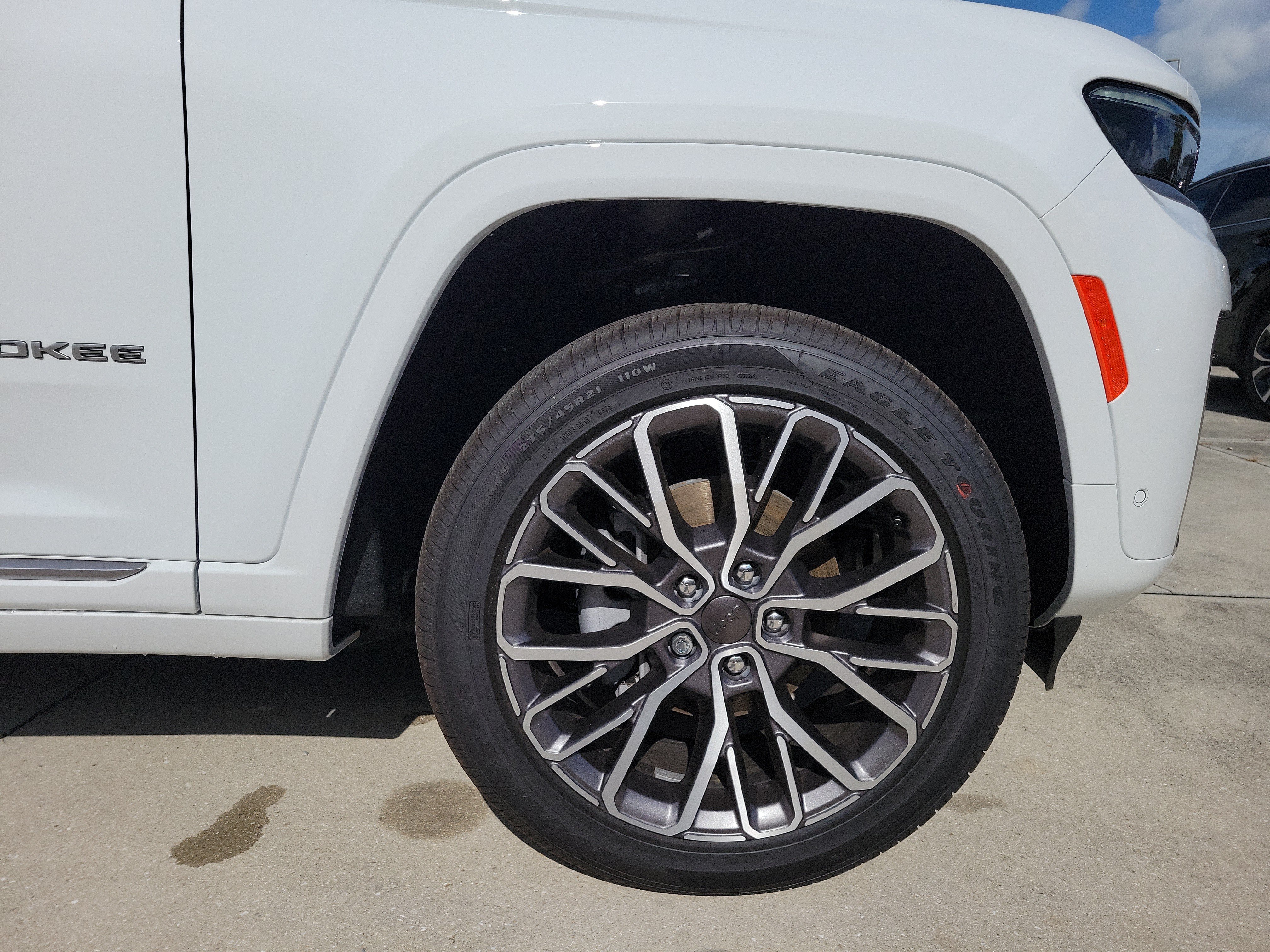 New 2026 Jeep Grand Cherokee Summit AWD/4WD image 8