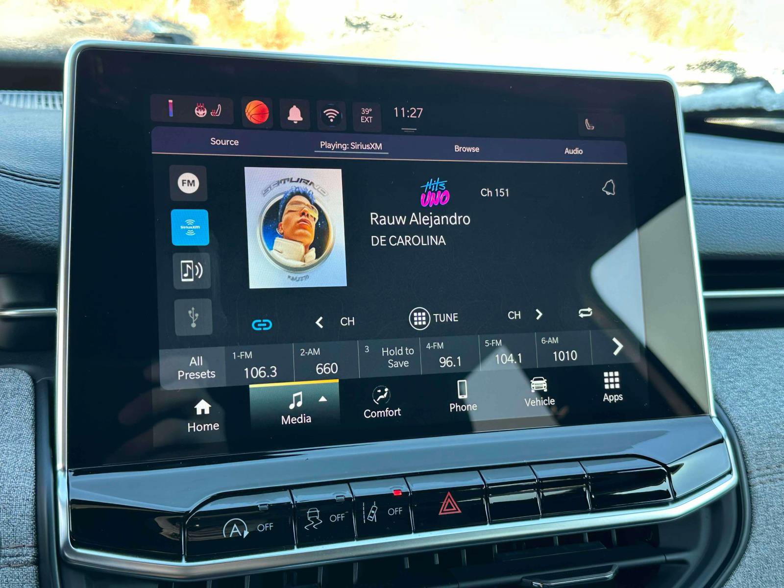 Used 2024 Jeep Compass Latitude image 24