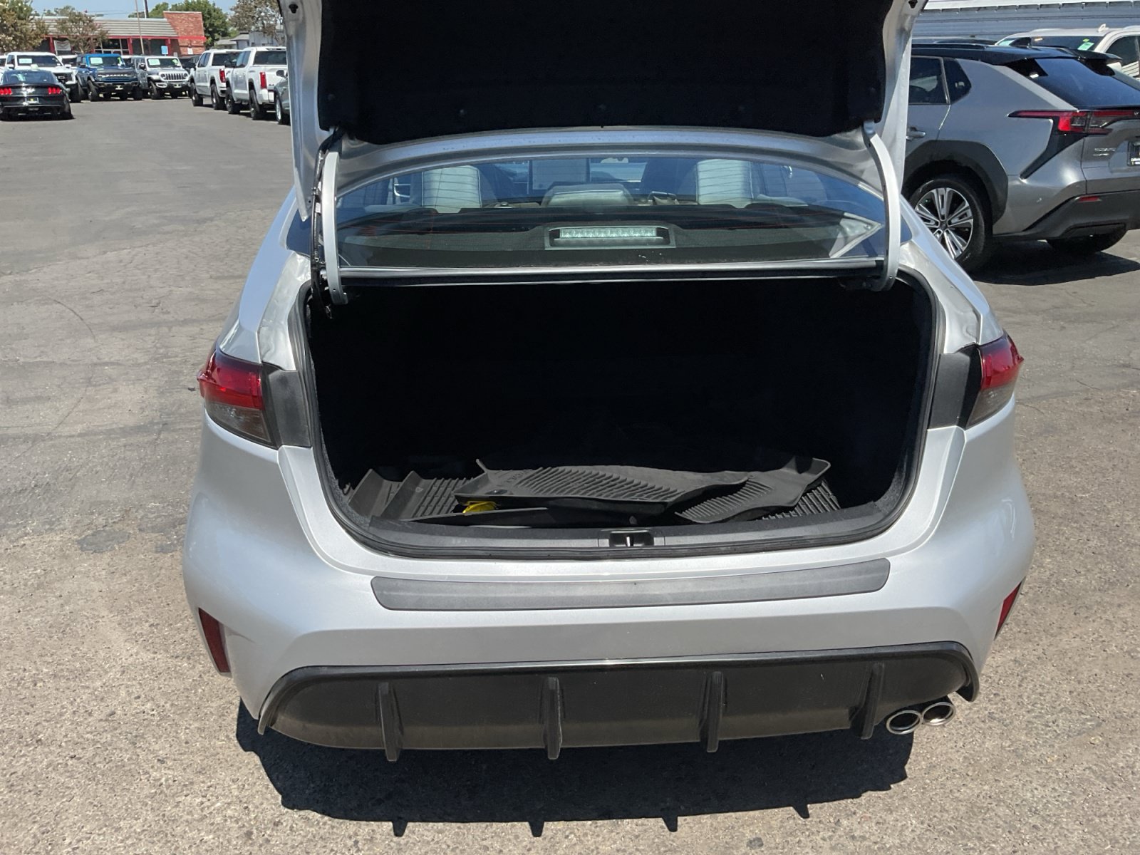 Used 2026 Toyota Corolla XSE FWD image 25