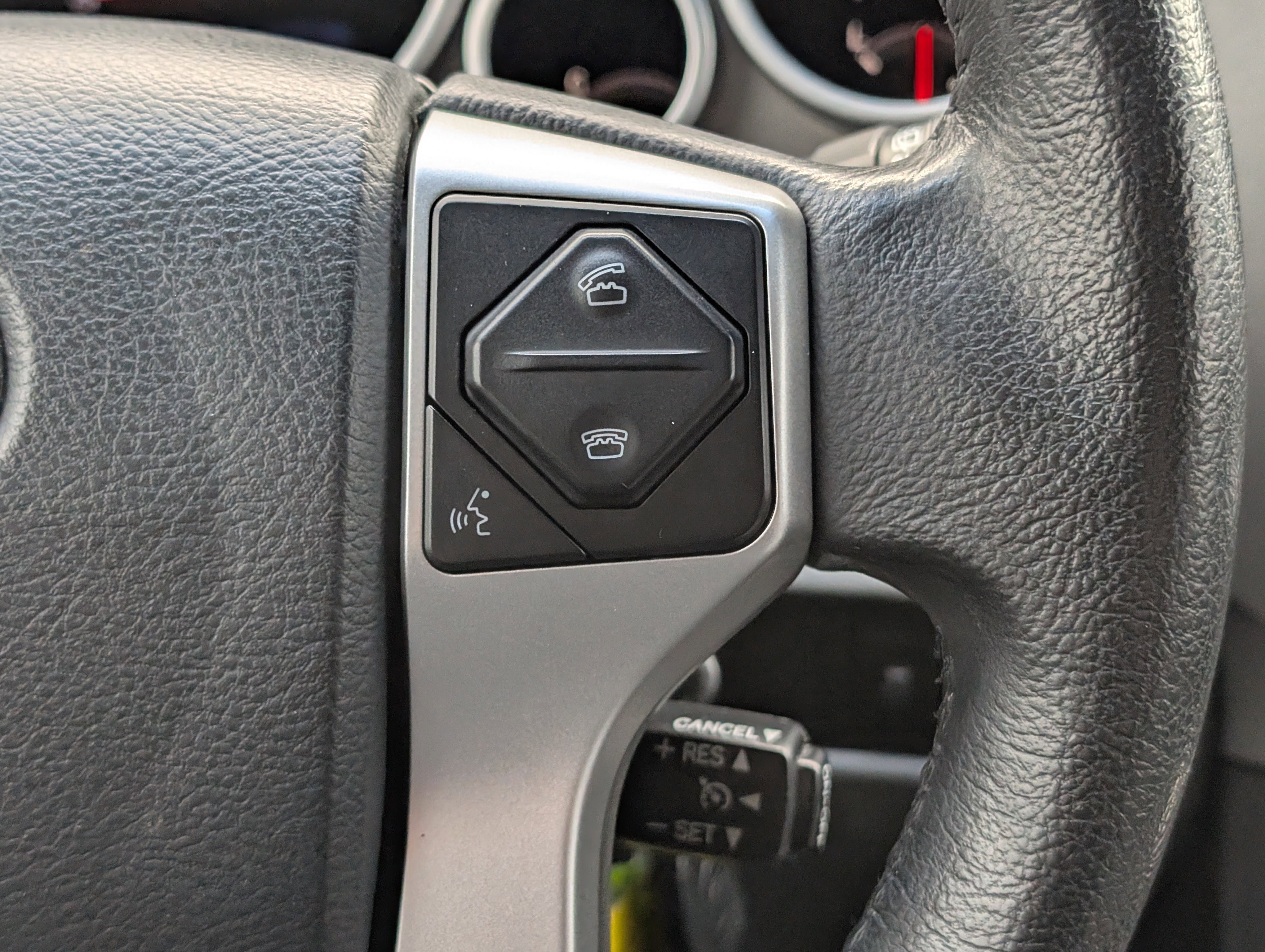 Used 2014 Toyota Sequoia Limited image 17