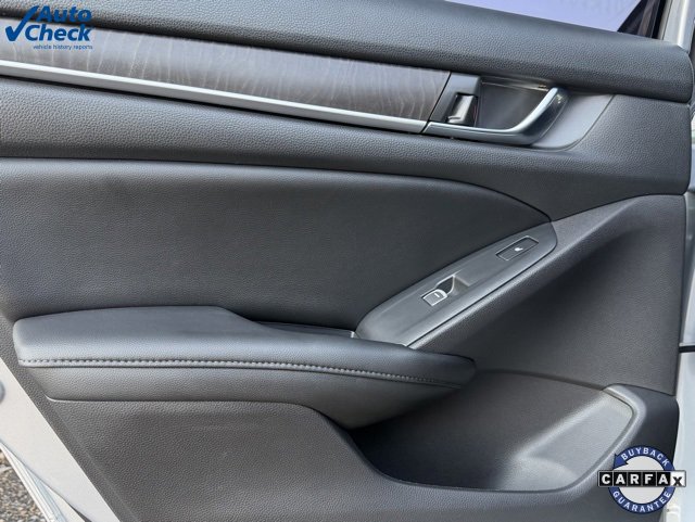 Used 2020 Honda Accord Touring image 11