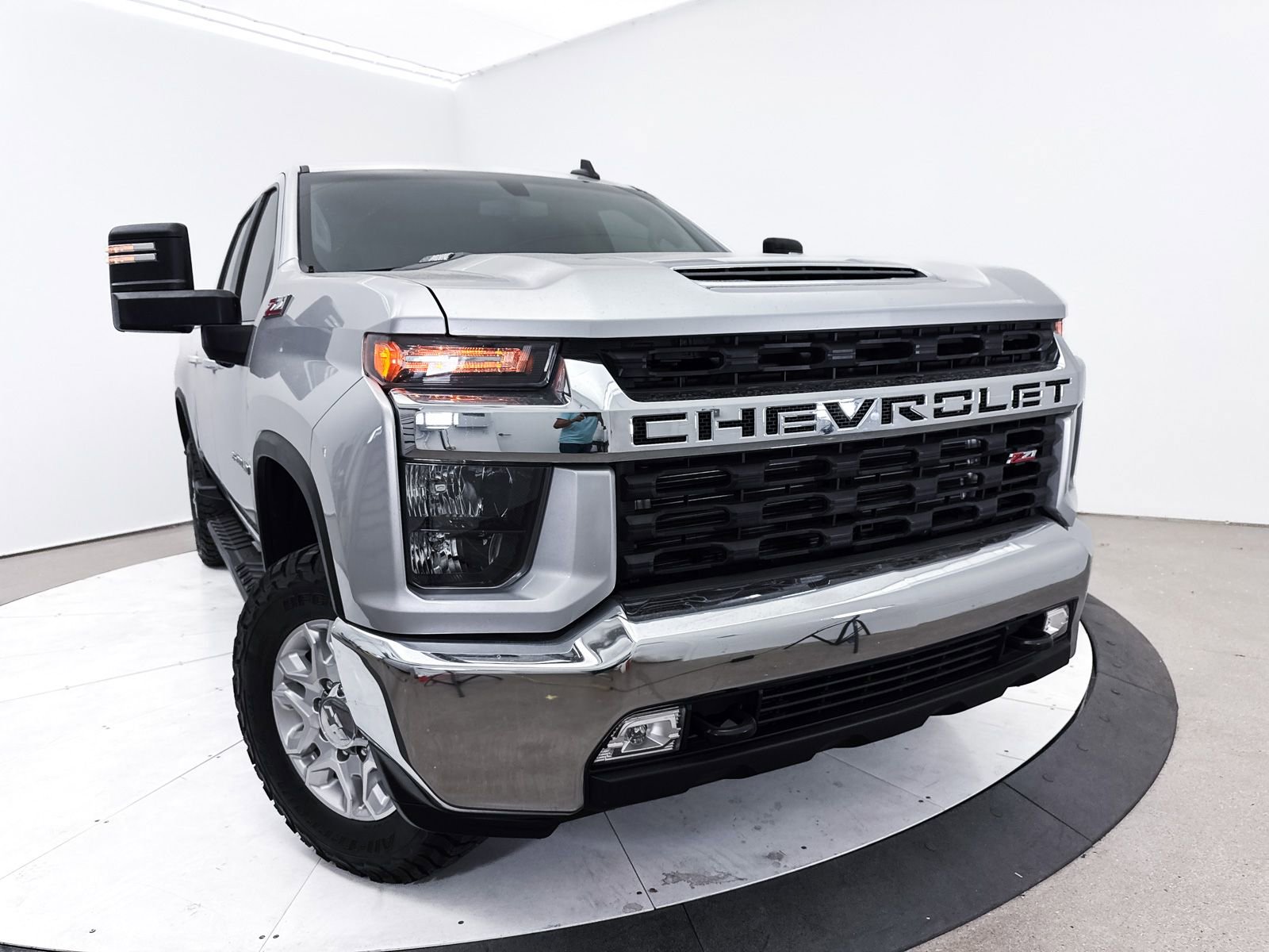 Used 2022 Chevrolet Silverado 2500 LT w/ Convenience Package image 6