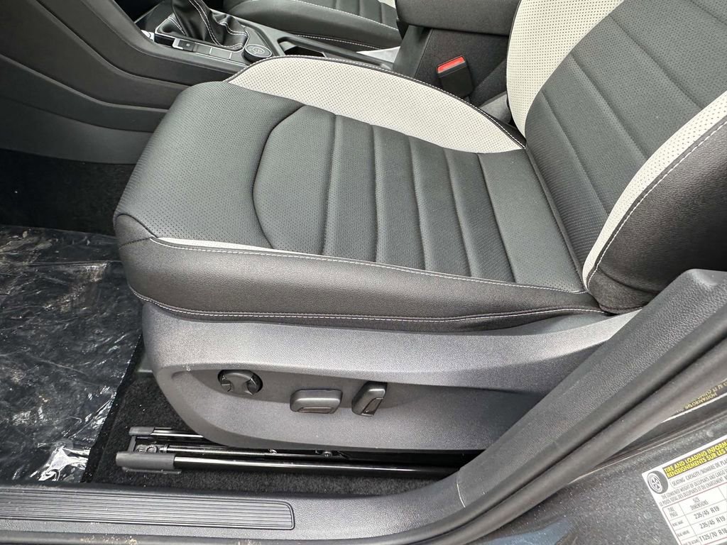 New 2026 Volkswagen Taos SEL AWD/4WD image 14
