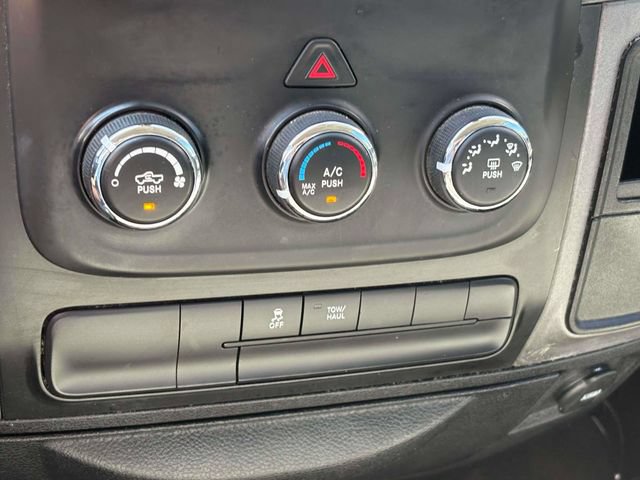 Used 2018 RAM 1500 Express AWD/4WD image 17