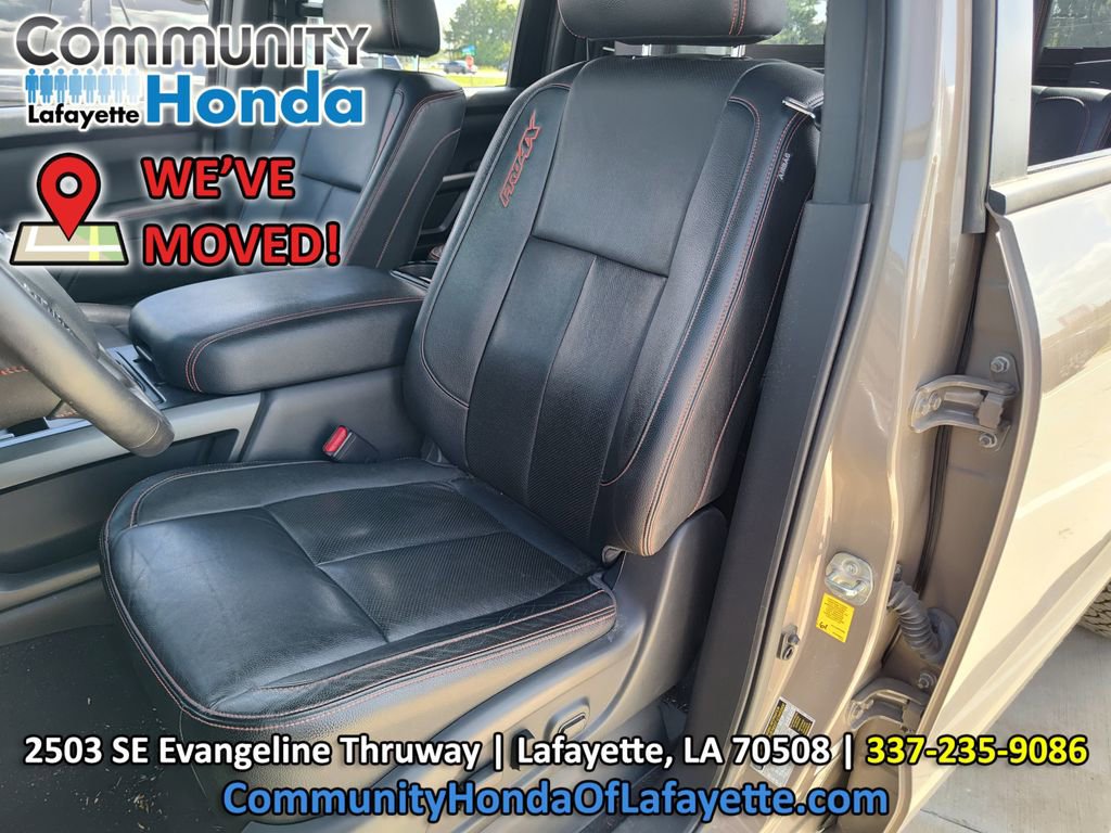 Used 2021 Nissan Titan PRO-4X w/ Pro-4x Convenience Package AWD/4WD image 22