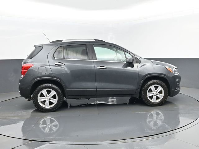 Used 2017 Chevrolet Trax LT w/ LT Convenience Package image 4