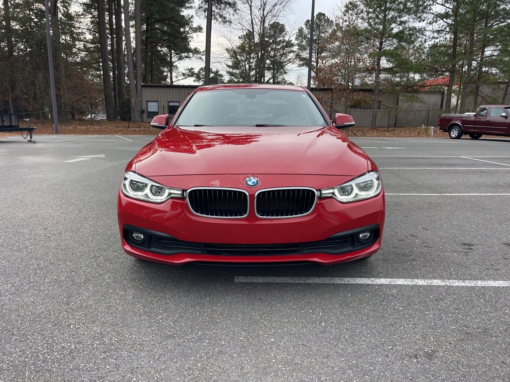 Used 2018 BMW 320i xDrive Sedan image 4