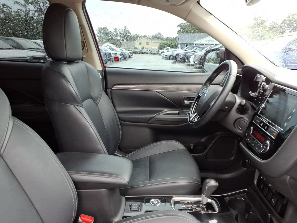 Used 2019 Mitsubishi Outlander SEL AWD/4WD image 12