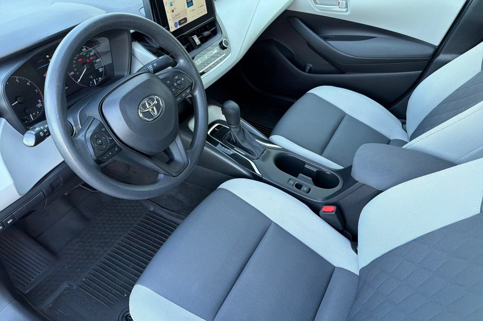 Used 2024 Toyota Corolla LE FWD image 9