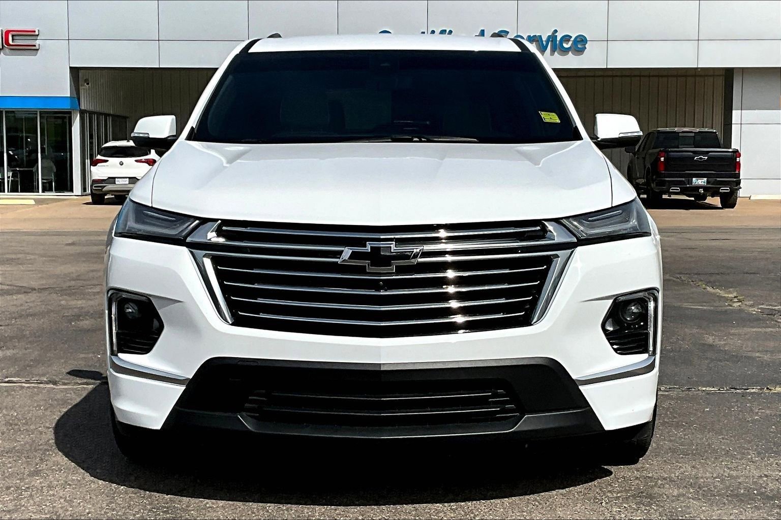 Used 2023 Chevrolet Traverse Premier image 3