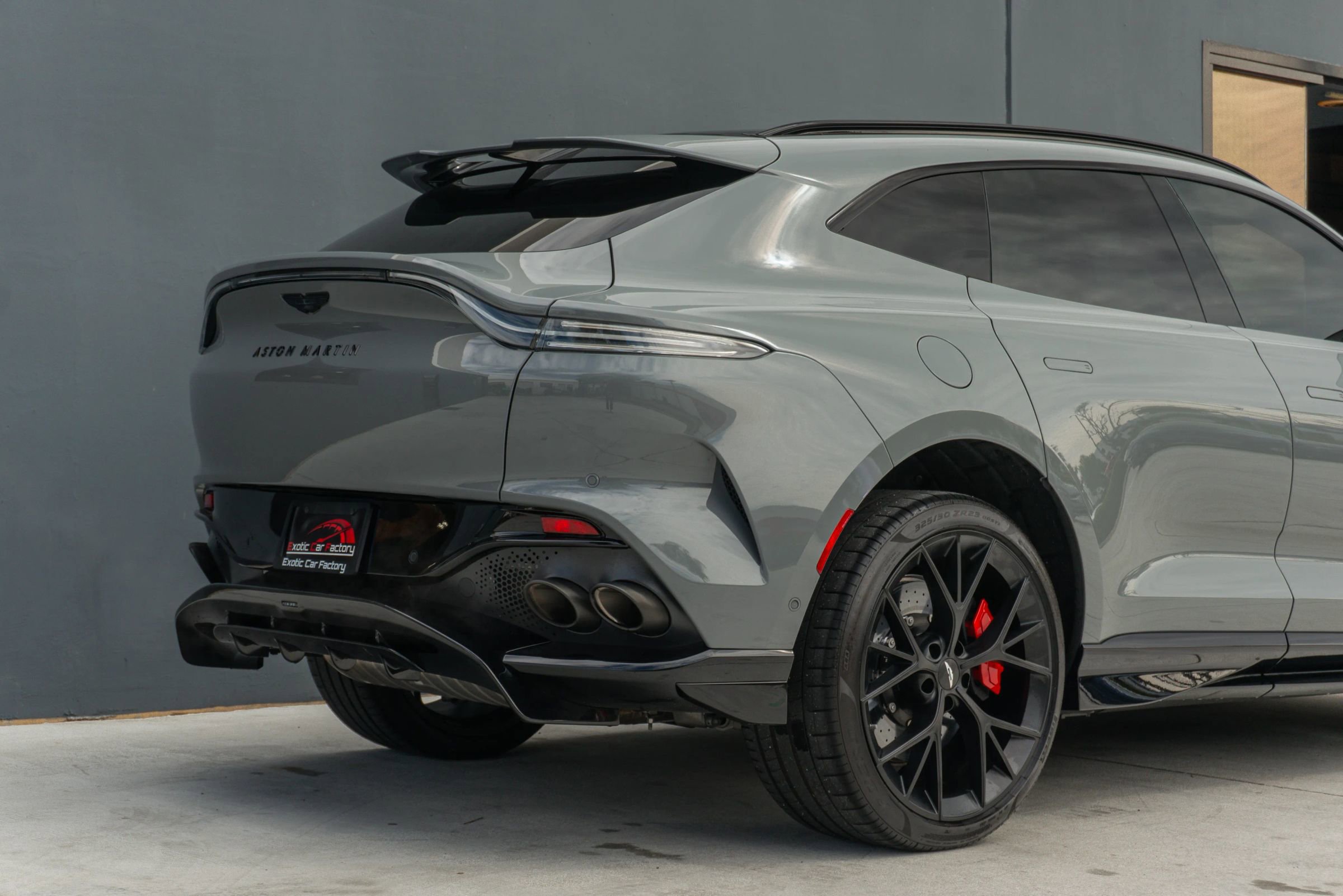 Used 2025 Aston Martin DBX 707 image 36