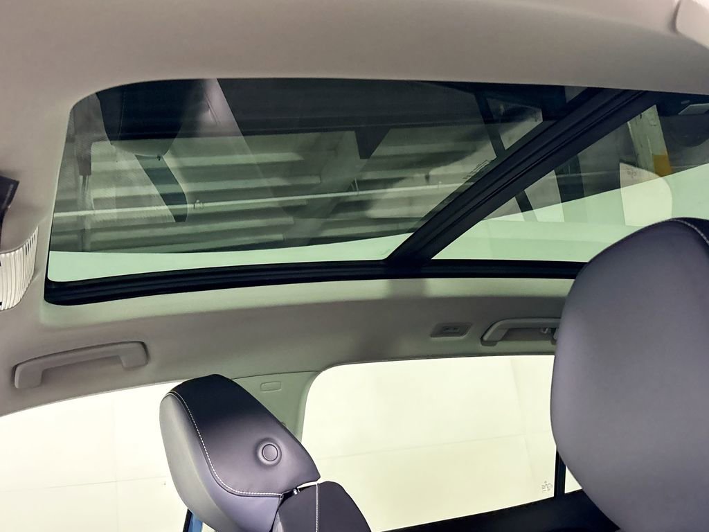 New 2026 Volkswagen Tiguan SE image 18