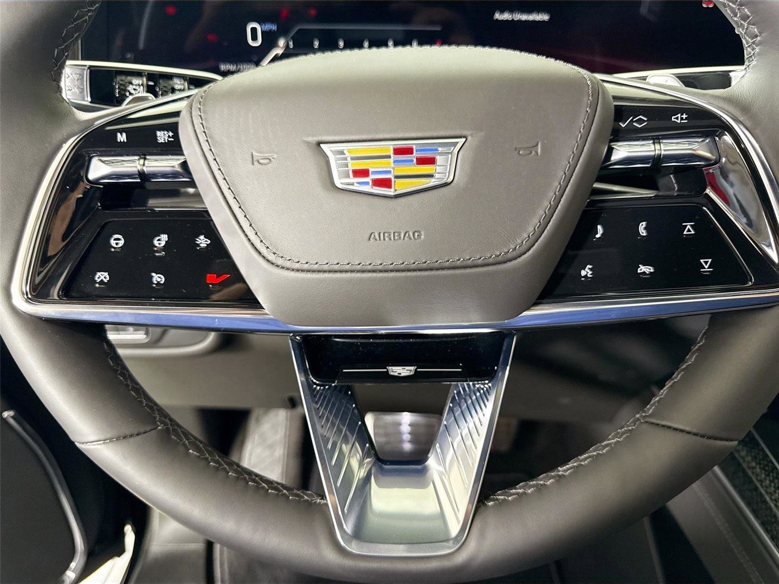 Used 2025 Cadillac Escalade ESV V w/ LPO, ONYX Package AWD/4WD image 25