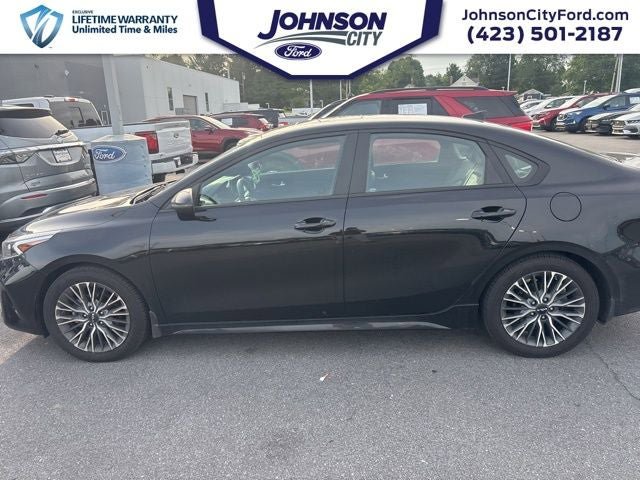 Used 2023 Kia Forte GT-Line w/ GT-Line Premium Package FWD image 2