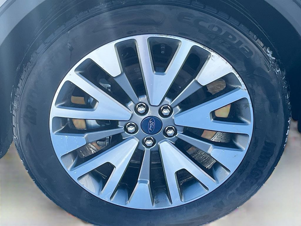 Used 2022 Ford Escape Titanium w/ Class II Trailer Tow Package image 33