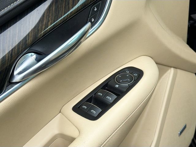 Used 2018 Cadillac XT5 AWD image 17